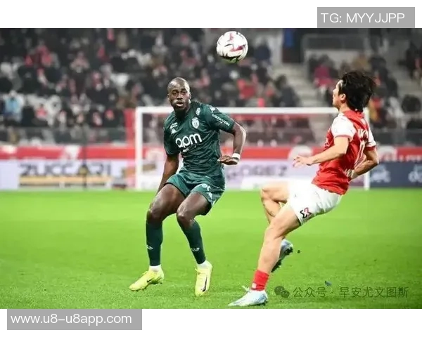 乌龙事件！图拉姆意外磕球阿塞拜疆门将失误助法国3-1领先