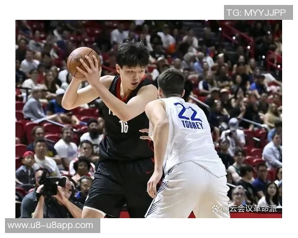 杨瀚森背靠背出战2分半引发热议登上微博热搜榜第二位