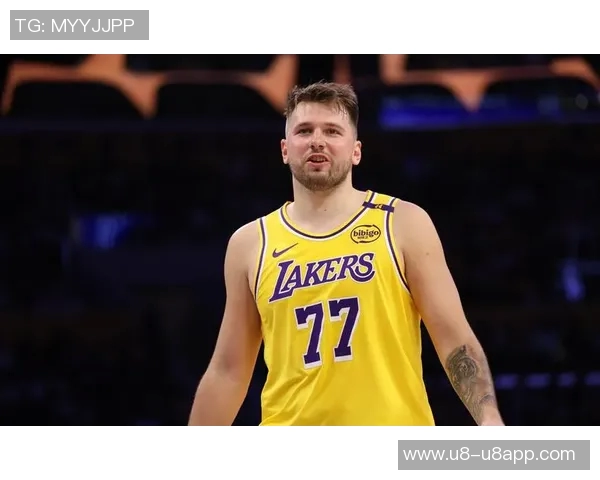 东契奇回应里夫斯质疑称其从未扣篮直言对方只是个喷子